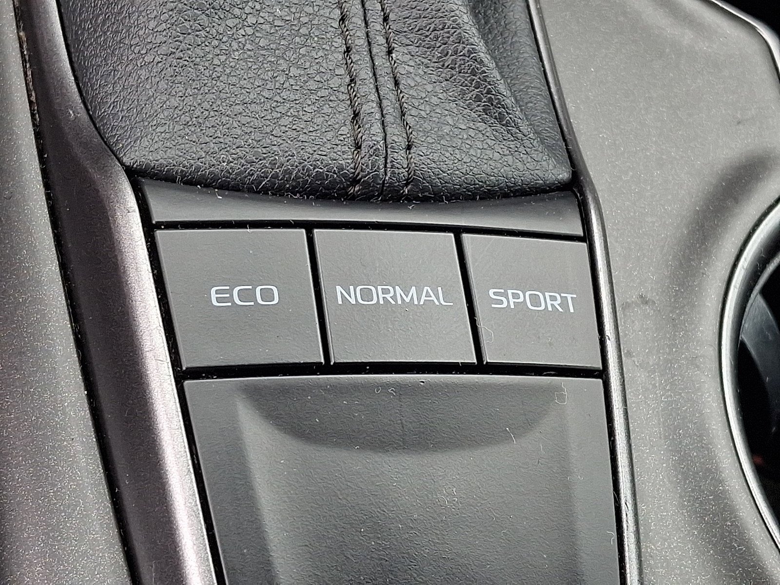 Used 2024 Toyota Camry SE image 22