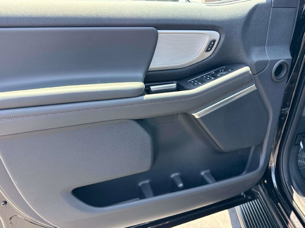 Certified 2025 Ford Expedition Active RWD image 23