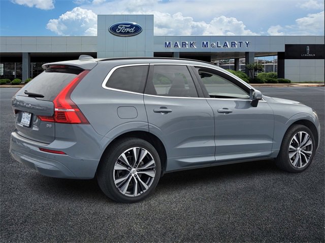 Used 2022 Volvo XC60 B5 Momentum image 5