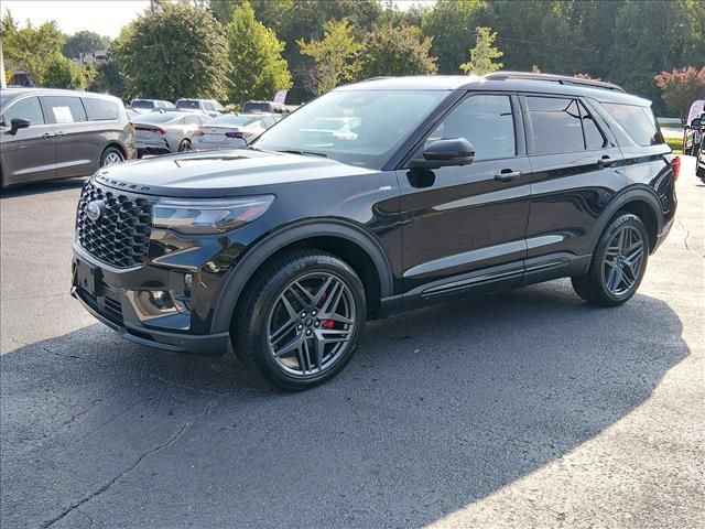 Certified 2025 Ford Explorer ST-Line w/ ST-Line Street Pack AWD/4WD image 8