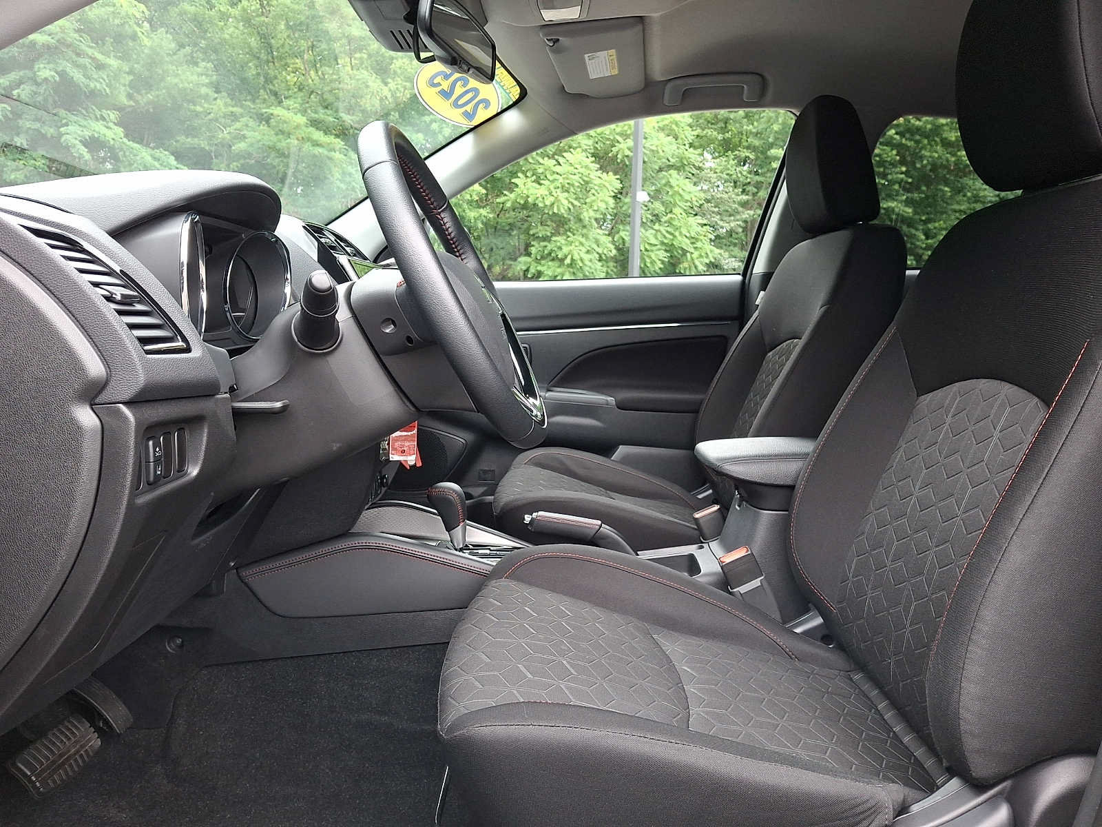 Used 2025 Mitsubishi Outlander Sport LE AWD/4WD image 13