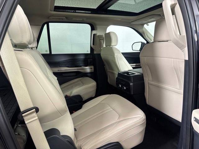Certified 2023 Ford Expedition Platinum AWD/4WD image 4