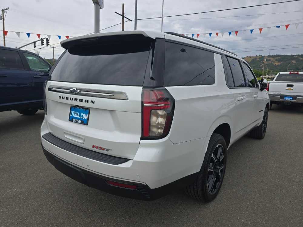 Used 2022 Chevrolet Suburban RST w/ Luxury Package AWD/4WD image 5