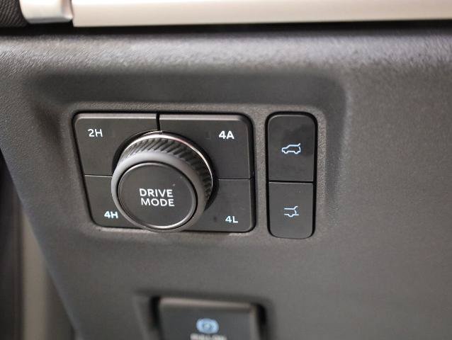 Certified 2025 Ford Expedition Active AWD/4WD image 28