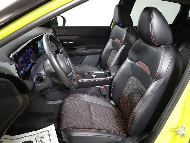 Used 2025 Nissan Kicks SR image 8