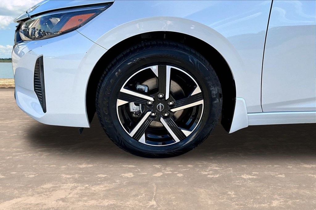 Used 2025 Nissan Sentra SV FWD image 36