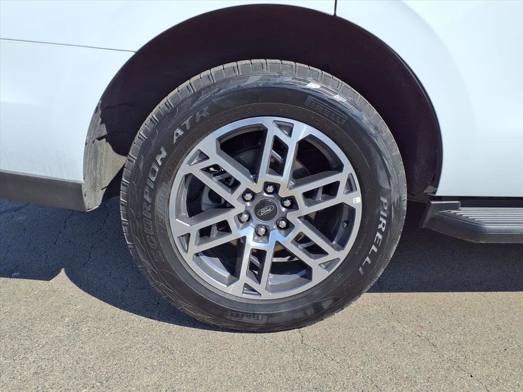 Certified 2025 Ford Expedition Active image 7