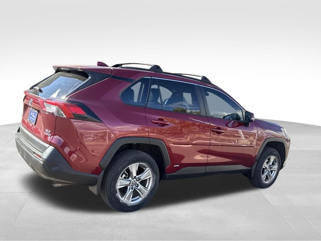Used 2024 Toyota RAV4 XLE w/ Convenience Package AWD/4WD image 8