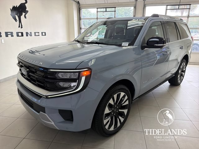 Certified 2025 Ford Expedition Platinum w/ Driver's Package AWD/4WD image 4