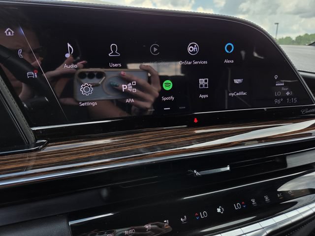 Used 2023 Cadillac Escalade Premium Luxury AWD/4WD image 11