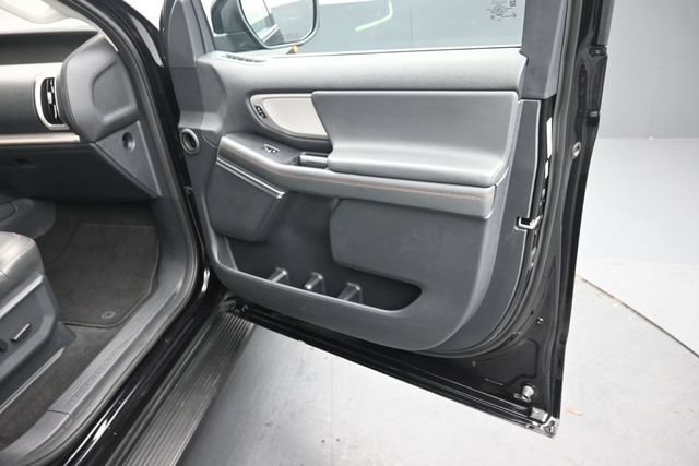 Certified 2025 Ford Expedition Active AWD/4WD image 33