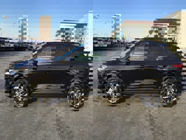 Certified 2025 Ford Escape ST-Line Select image 2