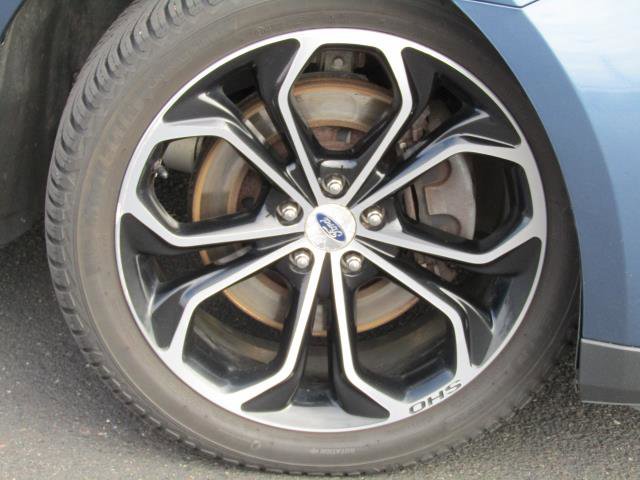 Certified 2019 Ford Taurus SHO w/ Driver Assist Package image 6