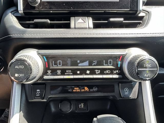 Used 2025 Toyota RAV4 XLE FWD image 11