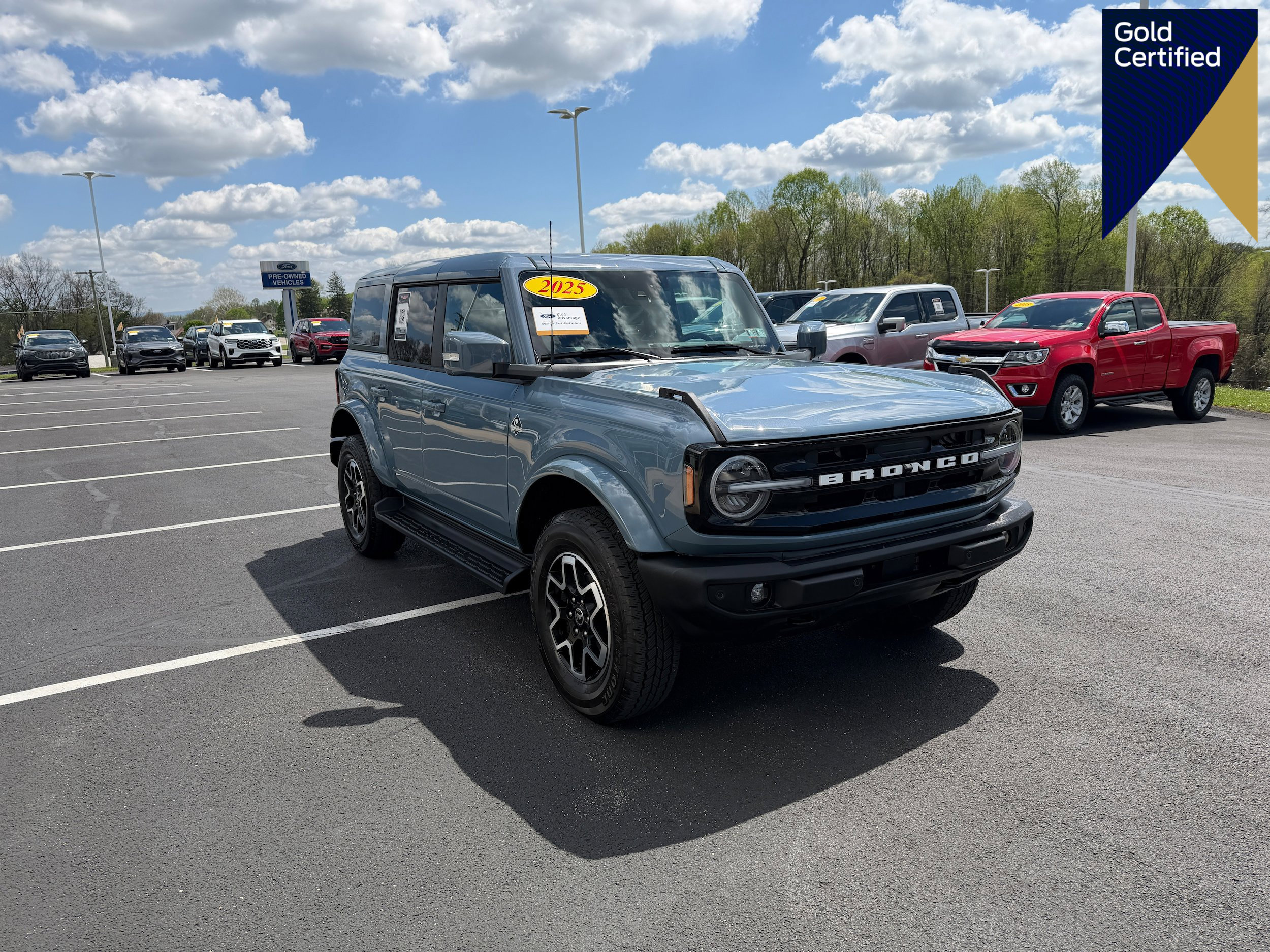 Certified 2025 Ford Bronco Outer Banks AWD/4WD image 1