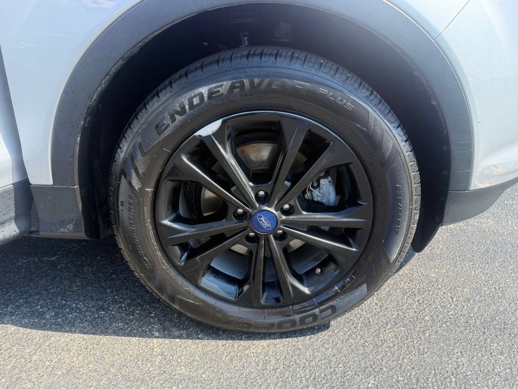 Certified 2018 Ford Escape SE w/ SE Sync 3 Package FWD image 52