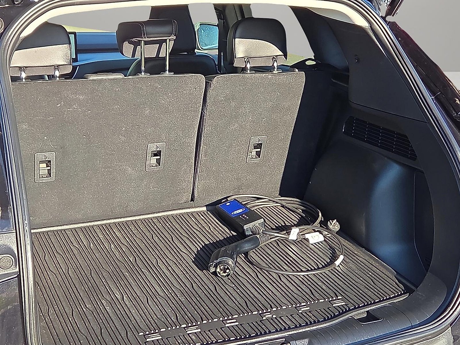 Certified 2024 Ford Escape SE w/ PHEV Premium Package image 8