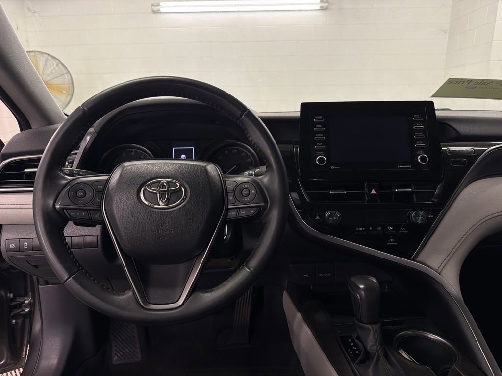 Used 2023 Toyota Camry SE image 13