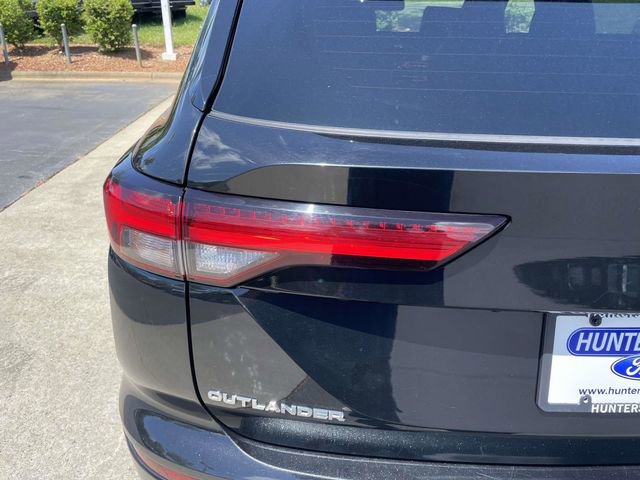 Used 2023 Mitsubishi Outlander SE FWD image 31