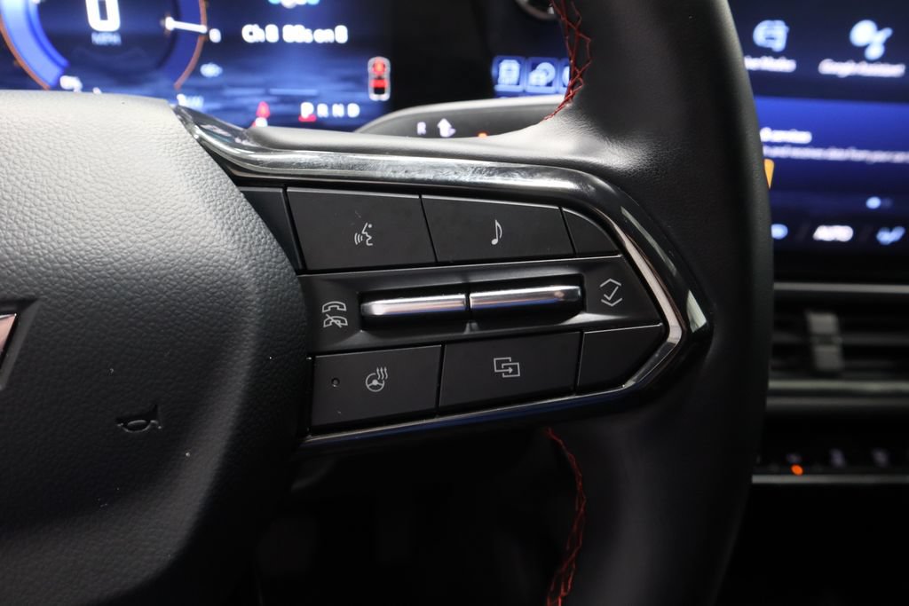 Used 2024 Chevrolet Equinox EV RS FWD image 31