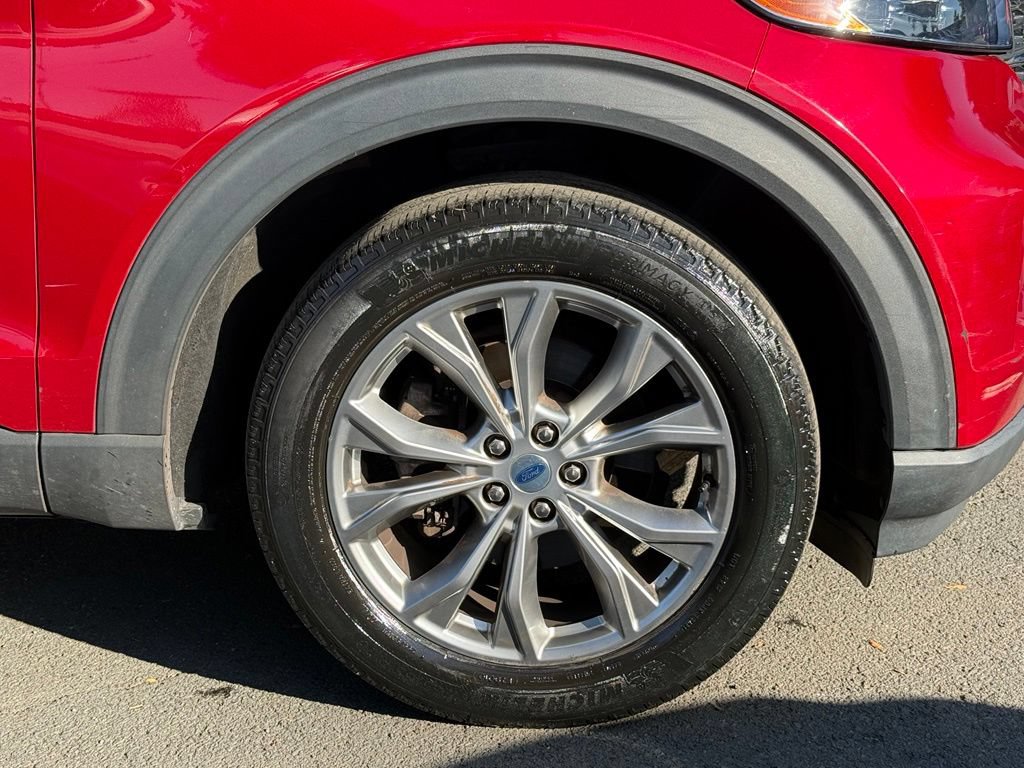 Certified 2022 Ford Explorer XLT w/ Equipment Group 202A AWD/4WD image 5