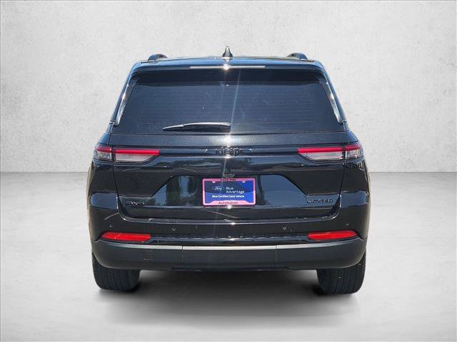 Used 2023 Jeep Grand Cherokee Limited w/ Black Appearance Package AWD/4WD image 8