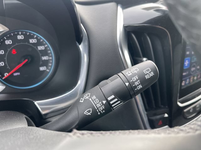 Used 2023 Chevrolet Traverse LT FWD image 38
