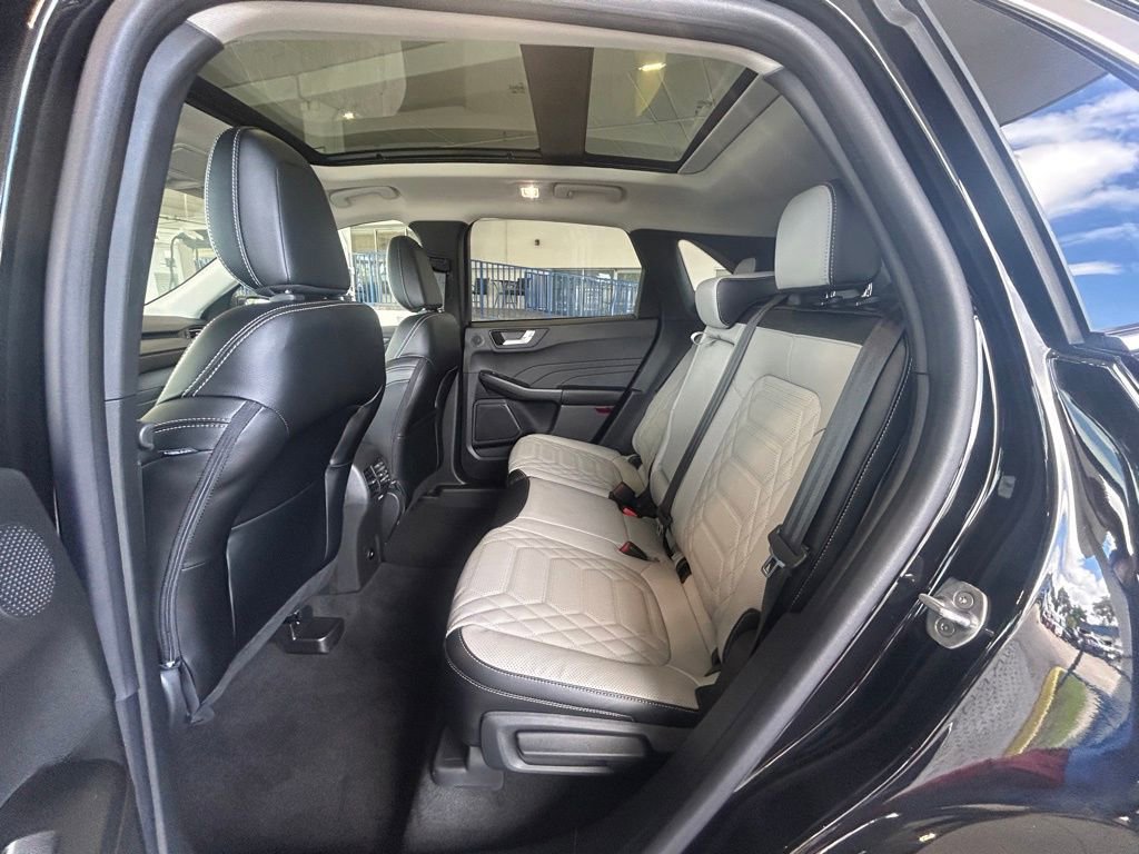 Certified 2024 Ford Escape SE w/ PHEV Premium Package FWD image 34