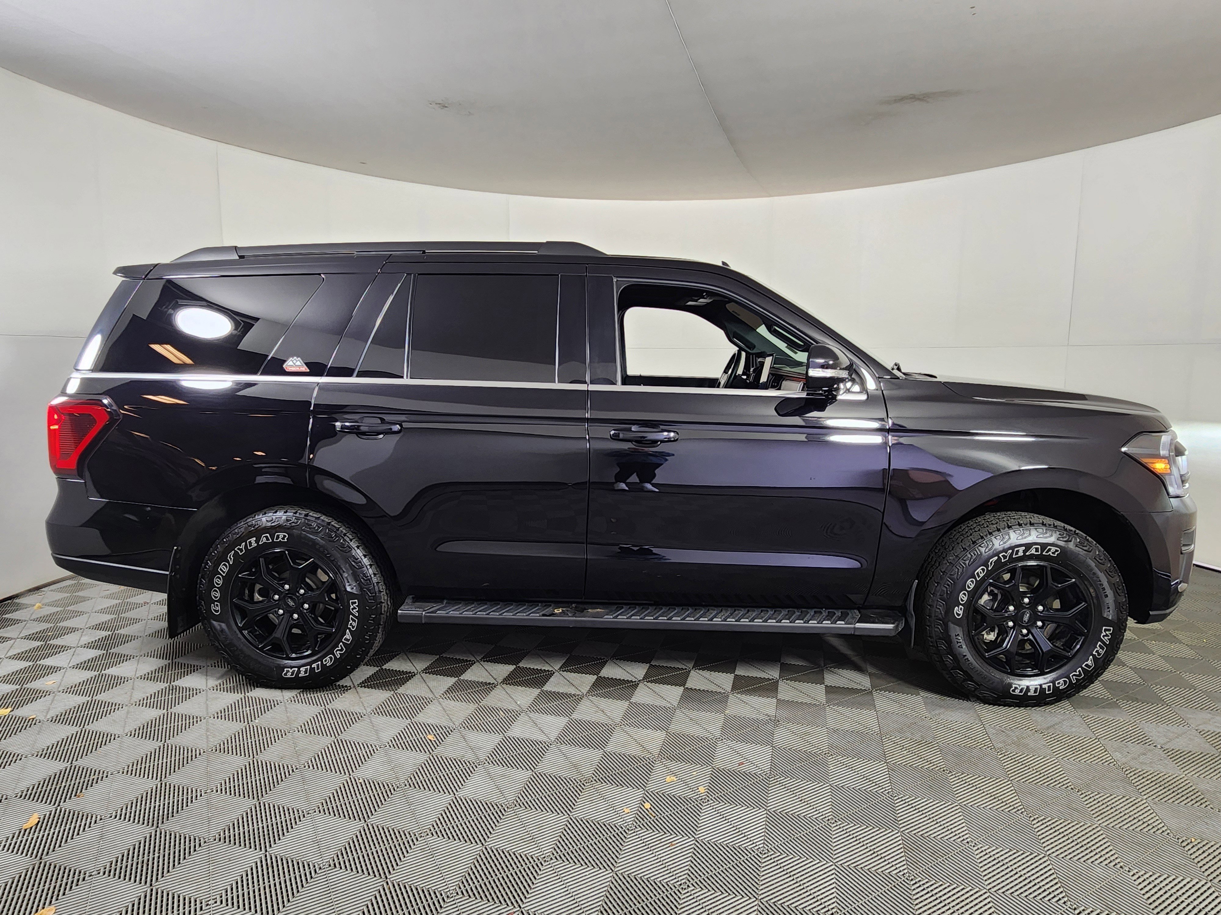 Certified 2024 Ford Expedition Timberline image 6