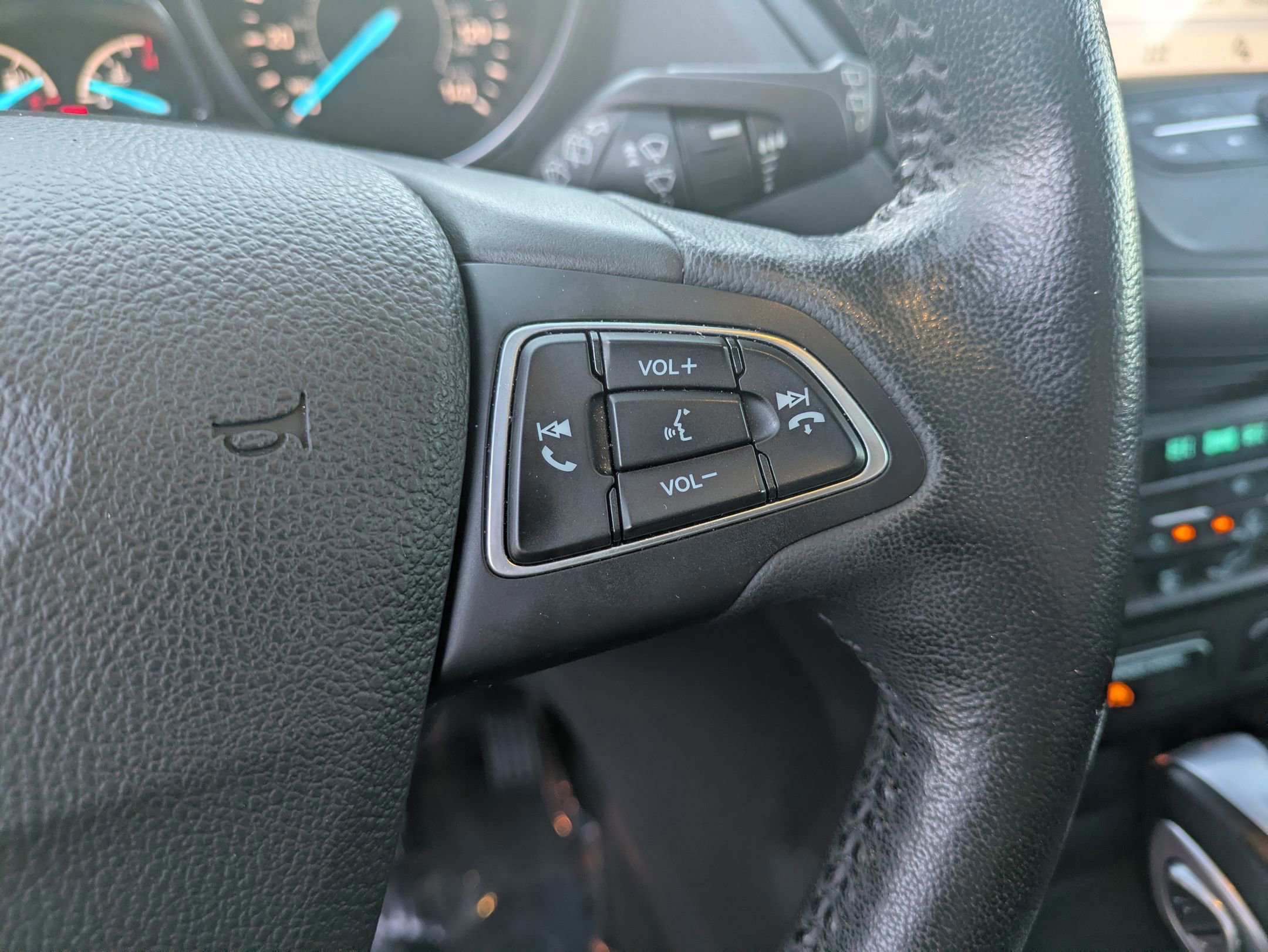 Certified 2019 Ford Escape SEL image 17