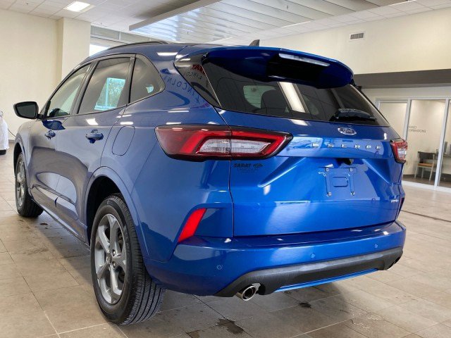 Certified 2023 Ford Escape ST-Line Select AWD/4WD image 5