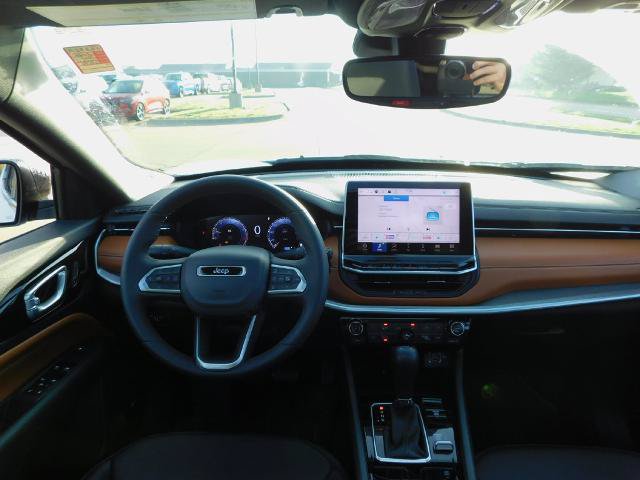 Used 2024 Jeep Compass Limited w/ Elite Group AWD/4WD image 8