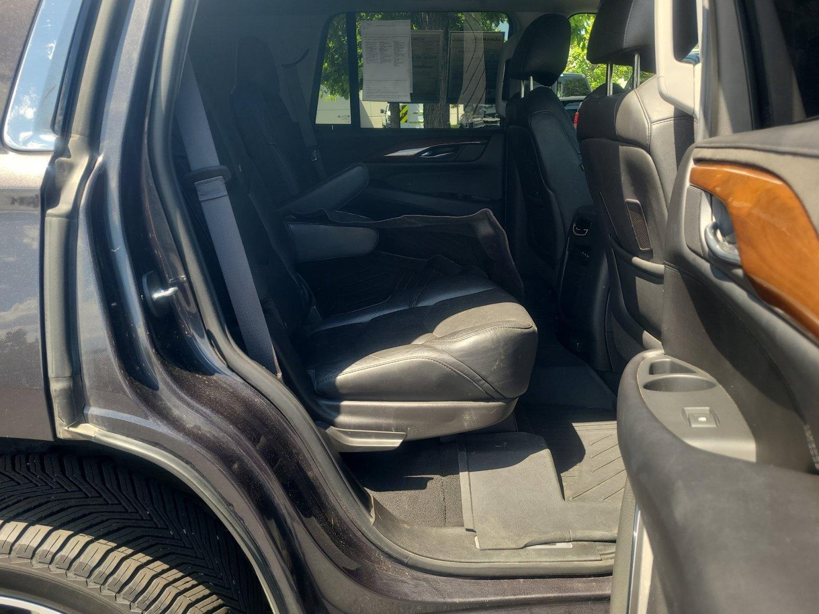 Used 2017 Cadillac Escalade Premium Luxury AWD/4WD image 18