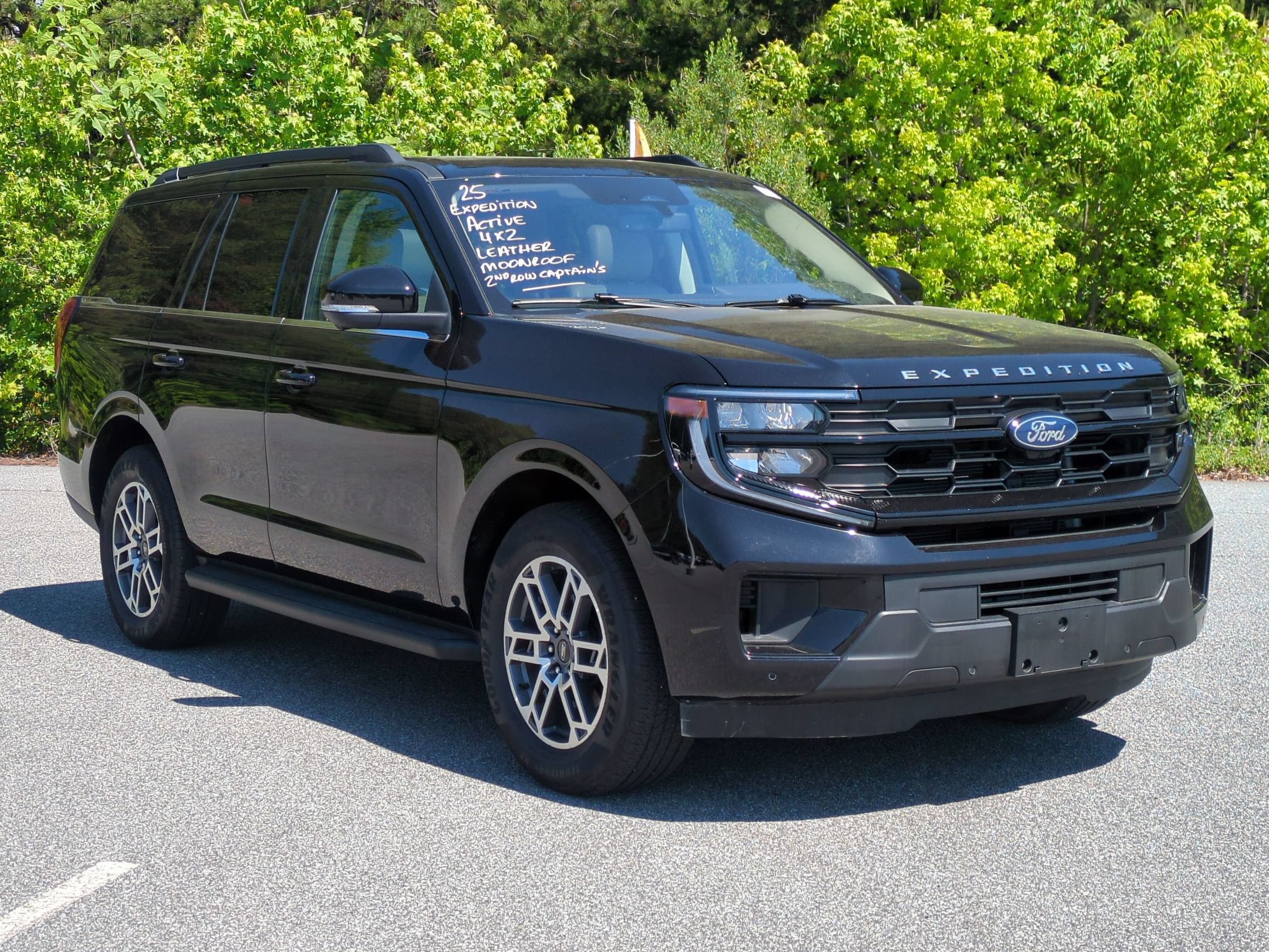 Certified 2025 Ford Expedition Active RWD image 2