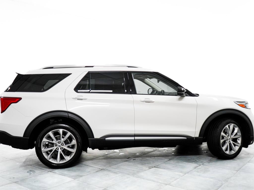 Certified 2023 Ford Explorer Platinum w/ Technology Package AWD/4WD image 6