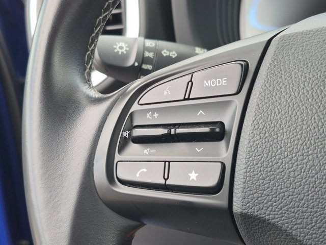 Used 2025 Hyundai Venue SEL FWD image 15