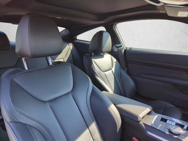 Used 2024 BMW 430i Coupe w/ Premium Package image 25