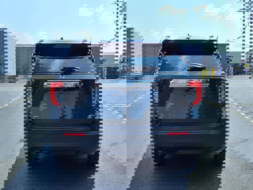 Certified 2023 Ford Explorer XLT image 3