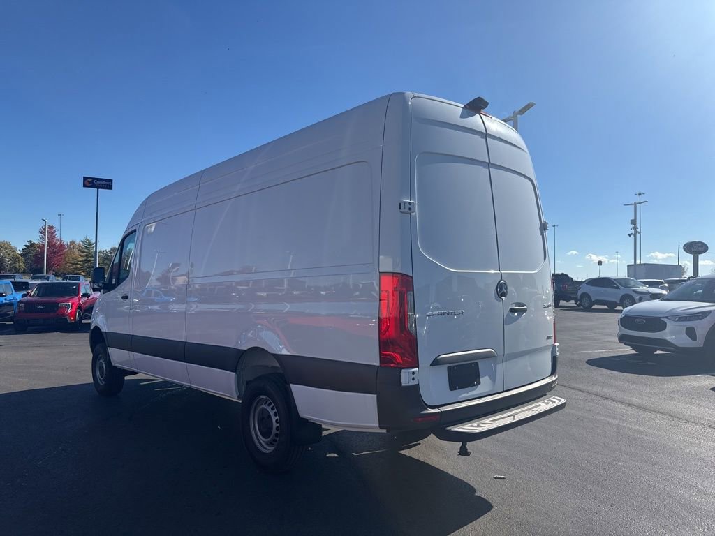 Used 2025 Mercedes-Benz Sprinter 2500 image 5