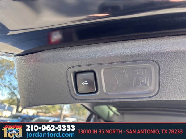 Certified 2024 Ford Expedition Max XLT image 16