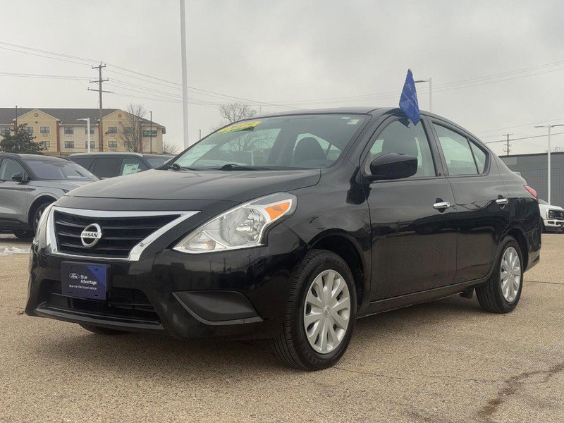 Used 2019 Nissan Versa SV image 9