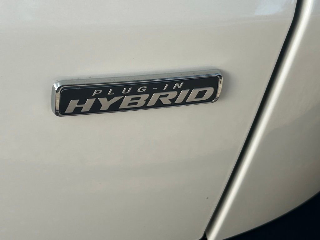 Certified 2024 Ford Escape SE w/ PHEV Premium Package FWD image 22