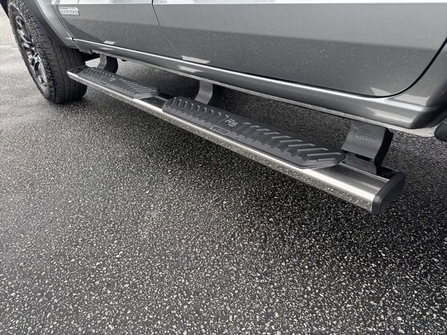 Used 2024 GMC Canyon Elevation w/ Convenience Package image 10