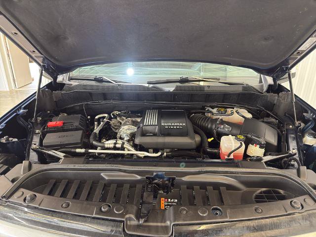 Used 2022 Chevrolet Silverado 1500 High Country w/ Technology Package AWD/4WD image 6