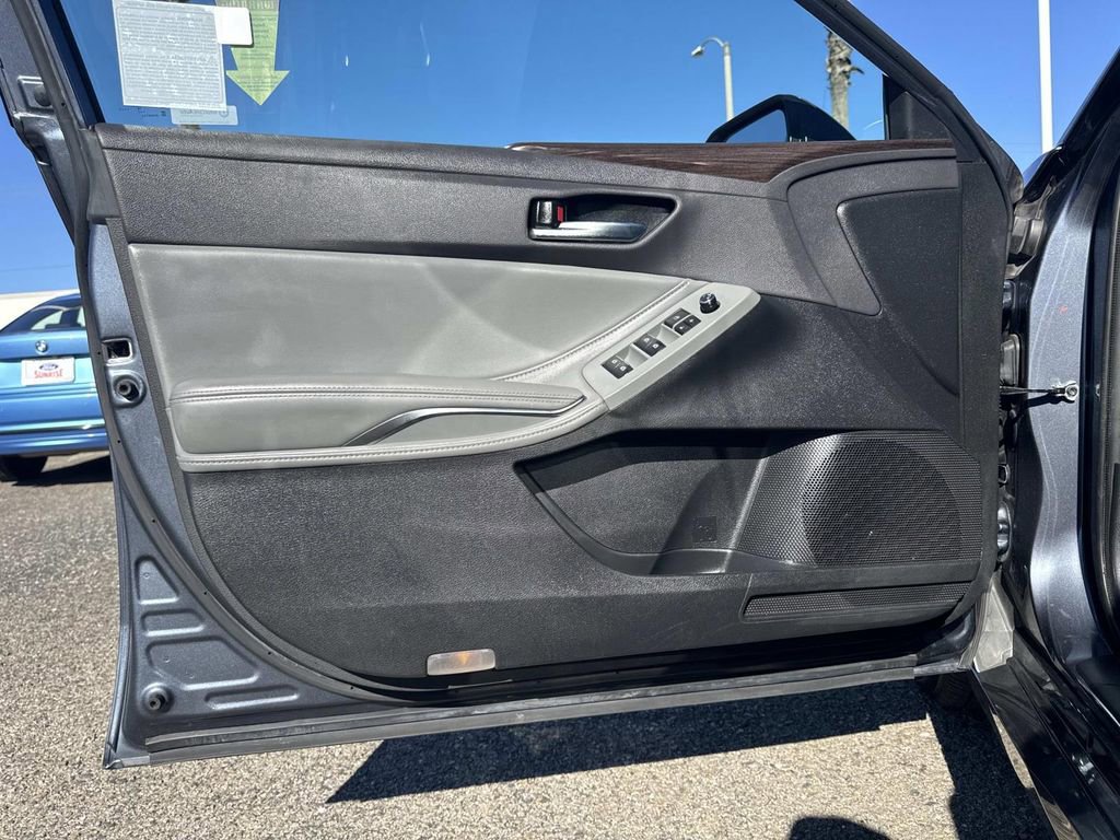 Used 2020 Toyota Avalon XLE image 17