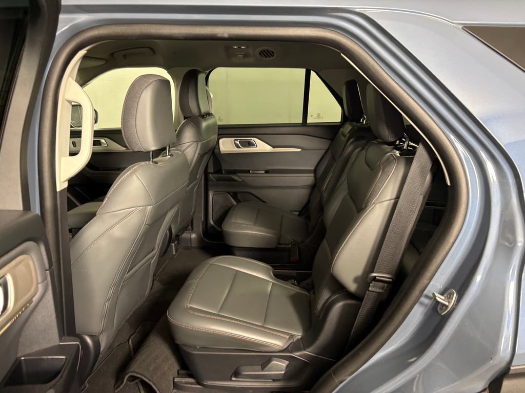 Certified 2025 Ford Explorer Active w/ Active Comfort Package AWD/4WD image 29