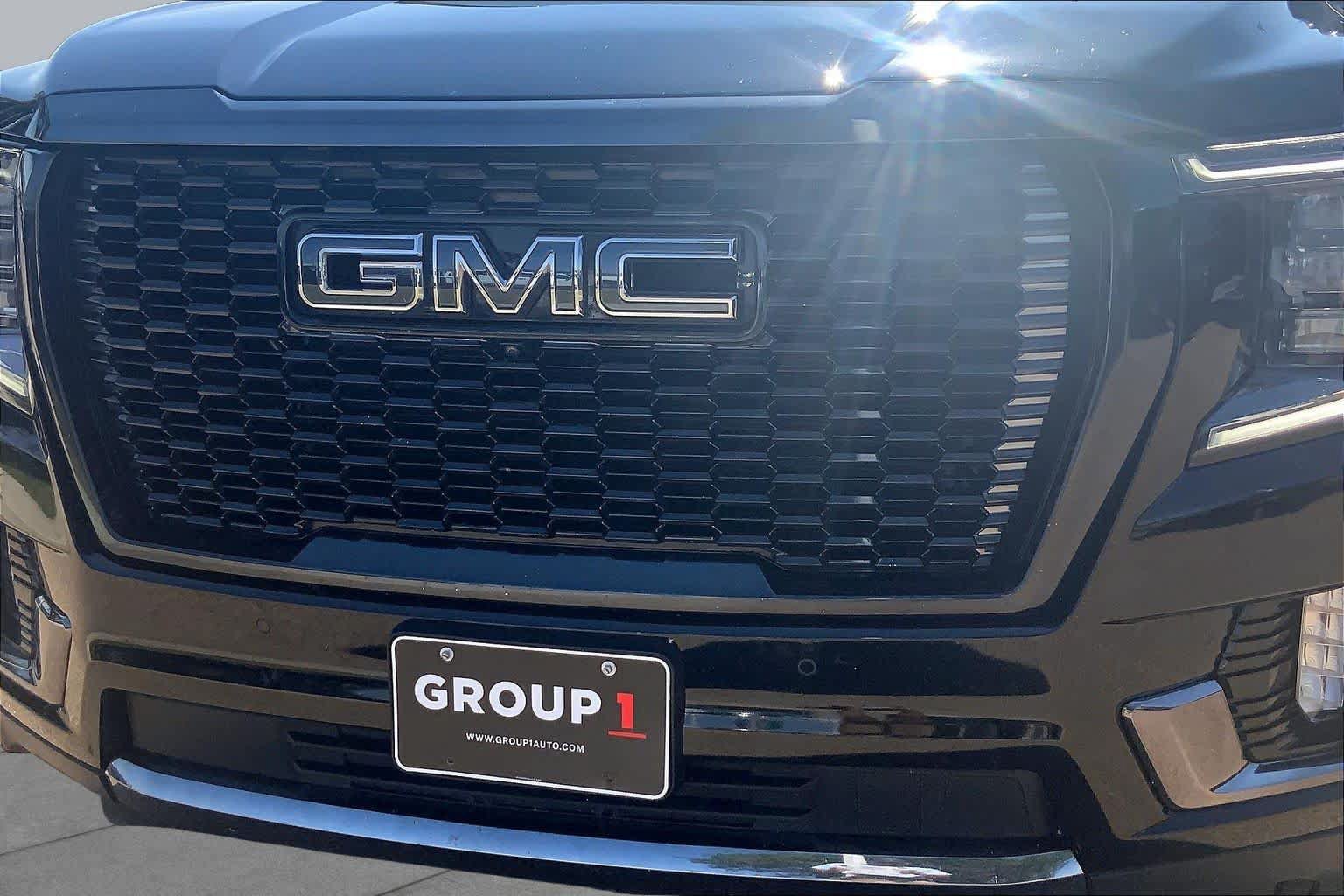 Used 2023 GMC Yukon Denali Ultimate w/ LPO, Floor Liner Package AWD/4WD image 30