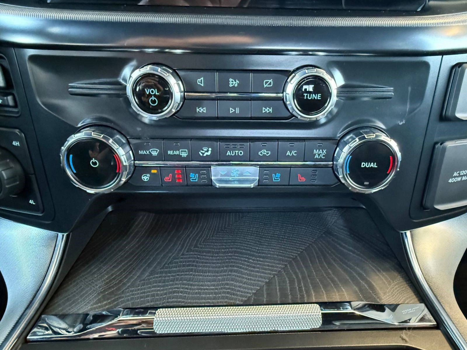 Certified 2022 Ford F150 Platinum w/ Equipment Group 701A High image 31