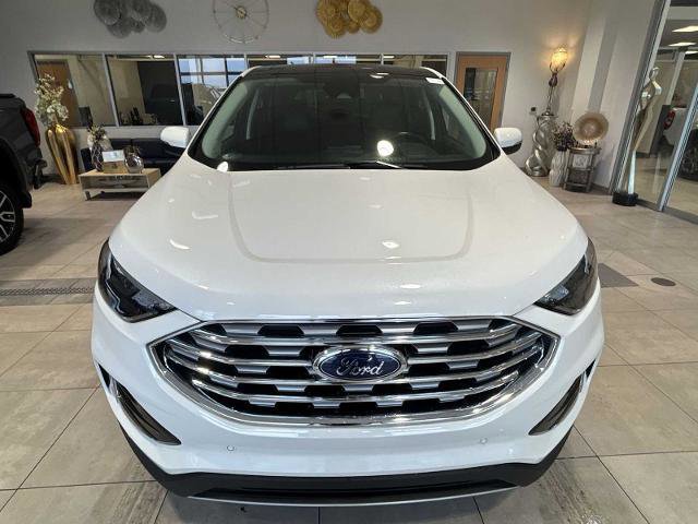 Certified 2022 Ford Edge Titanium w/ Class II Trailer Tow Package image 8