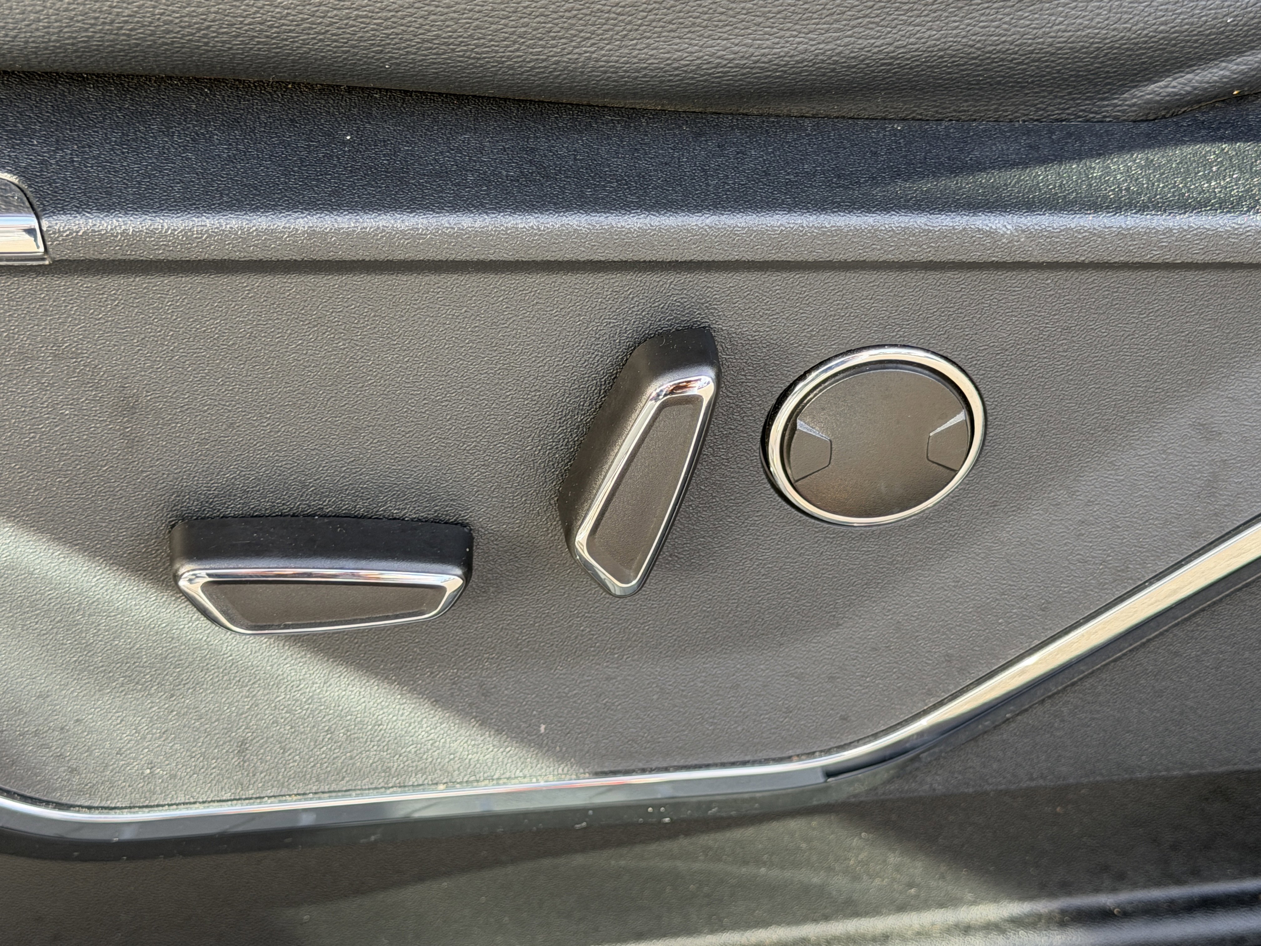 Certified 2022 Ford F150 Lariat w/ Equipment Group 502A High image 13